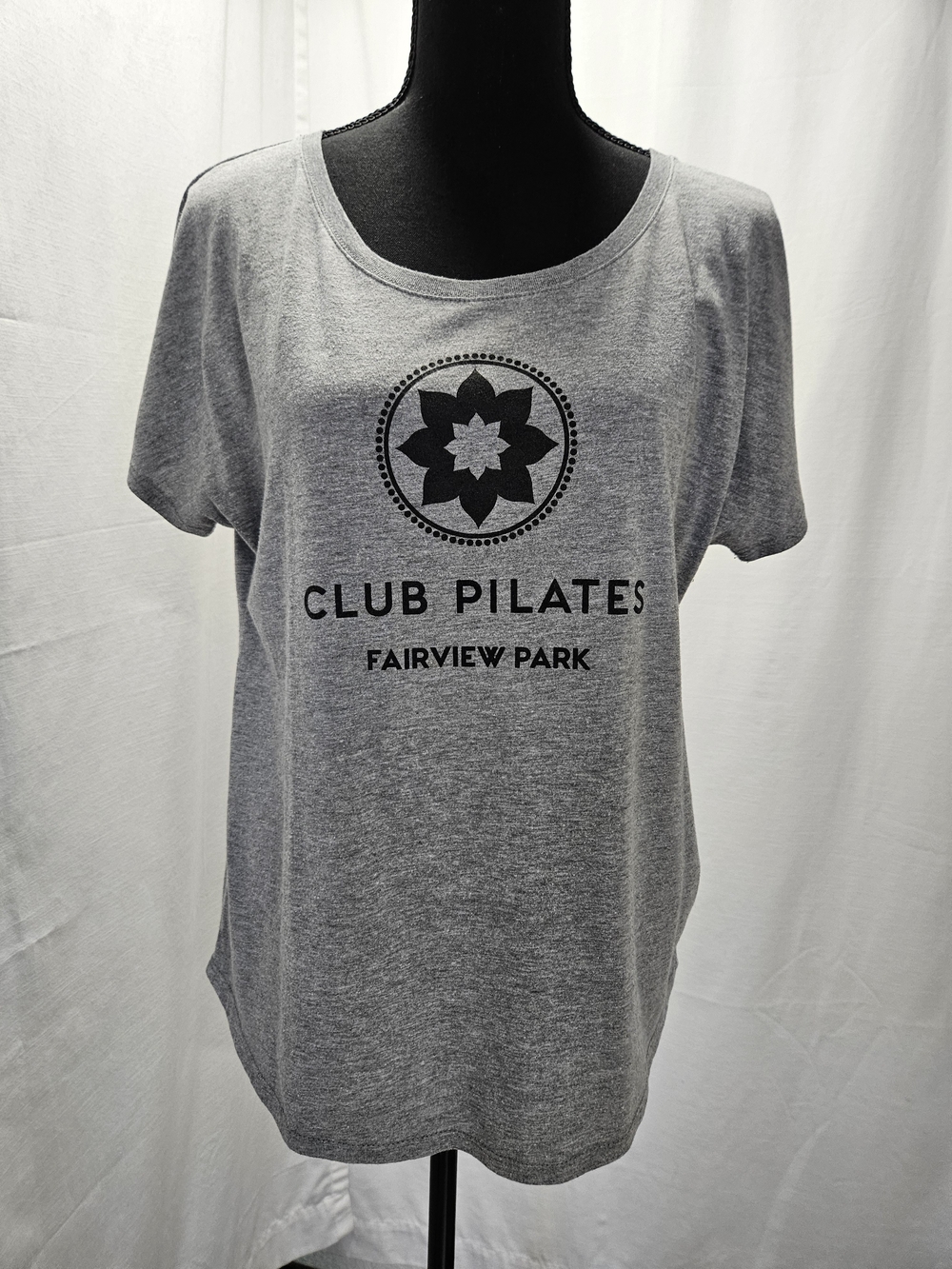 Club Pilates Fairview Park Heather Gray T-Shirt Medium